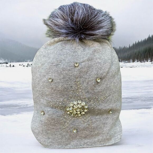 NWT New Adrienne Landau Gray Crystal Embellished Wool Star Pom Pom Hat/Beanie OS - Picture 3 of 7